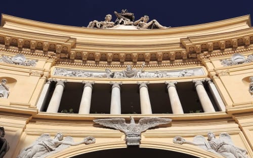Esterno storico di Napoli